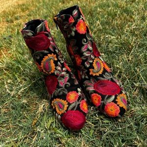 MIA BRAND NEW floral ankle boots Size 10